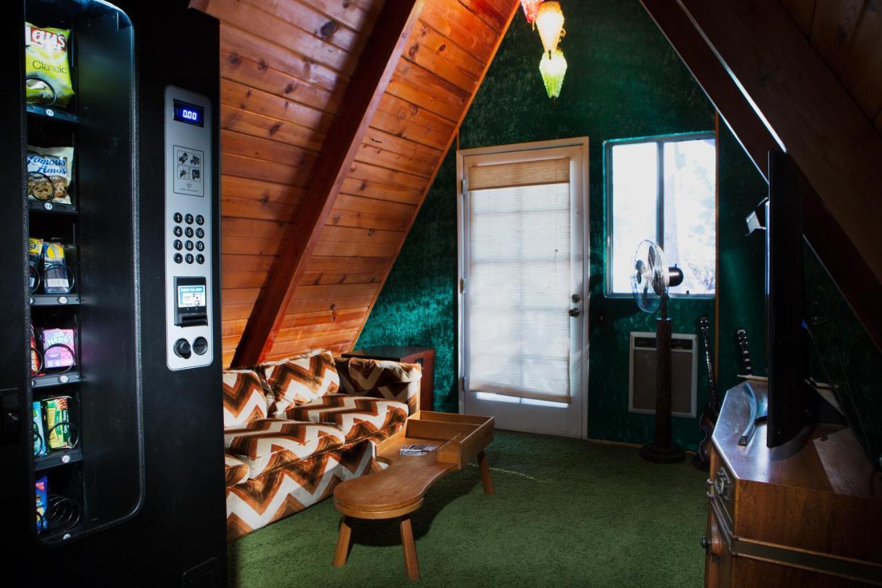 Hicksville Pines Chalets & Motel Idyllwild Exterior photo